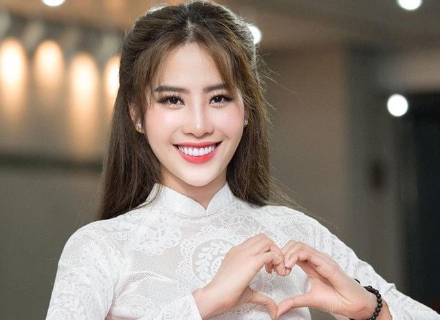 Ngoài phim ảnh, Nam Em cũng tích cực ca hát khi cho ra mắt nhiều MV ca nhạc được đầu tư khá chỉn chu nhưng không để lại nhiều dấu ấn.