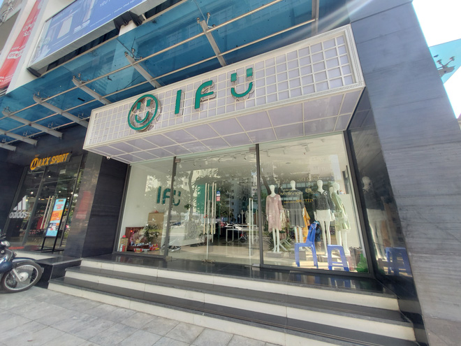 Trước đó, ngày 25/11, Quản lý thị trường cũng thông tin chưa liên lạc được với chủ của thương hiệu thời trang này để làm việc.