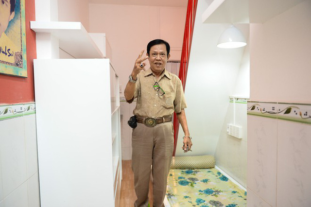 Nhạc sĩ gạo cội rất vui vẻ trước không gian sống mới.