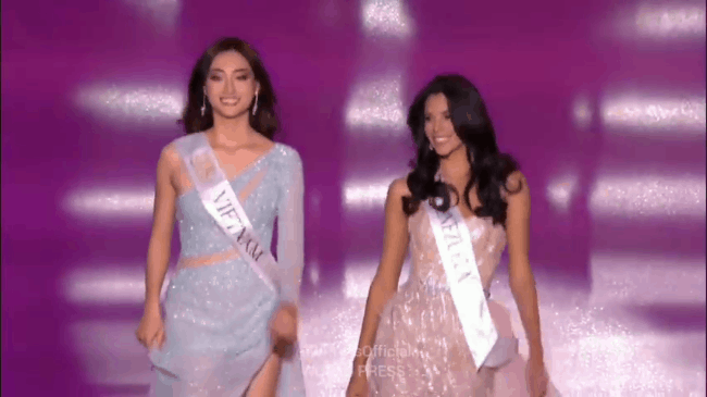 Ngắm dại diện Việt Nam sánh bước cùng người đẹp đến từ Thậm chí đại diện Việt Nam còn át cả người đẹp đến từ quốc gia hoa hậu Venezuela khi cả hai cùng sải bước trên sân khấu.