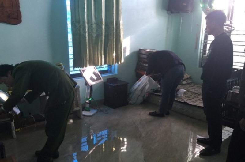 Cơ quan CSĐT tiến hành khám xét nơi ở của Hoàng Văn Tuấn.