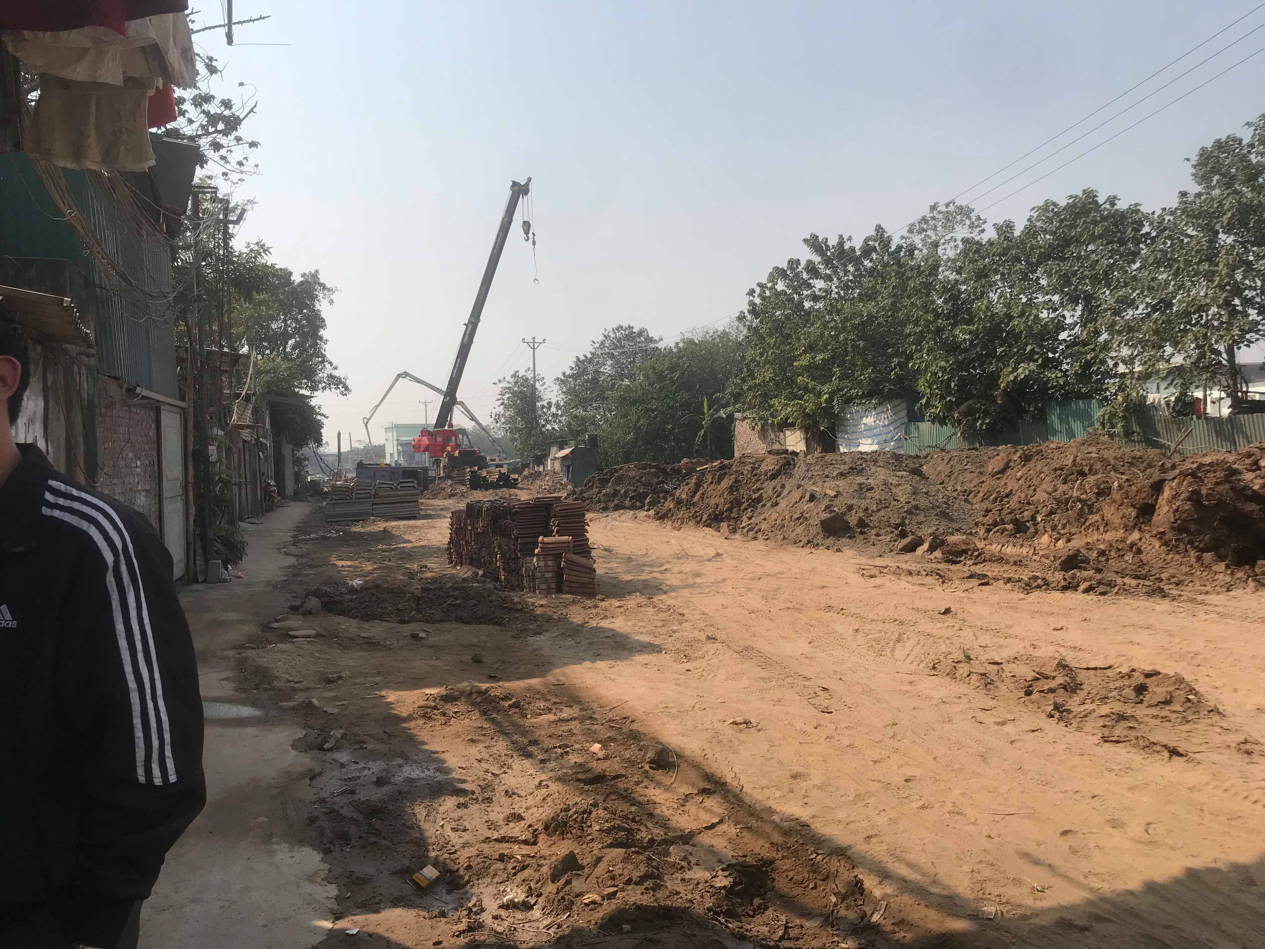 Toàn cảnh công trường thi công dự án cống hóa mương Đồng Bông.