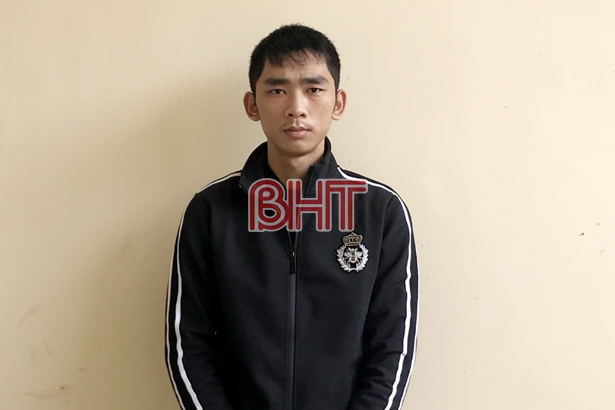 Đối tượng Nguyễn Đăng Anh tại cơ quan điều tra (ảnh: báo Hà Tĩnh).