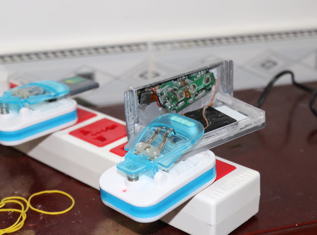 Thiết bị đọc trộm, sao chép được nhóm đối tượng gắn tại trụ ATM.