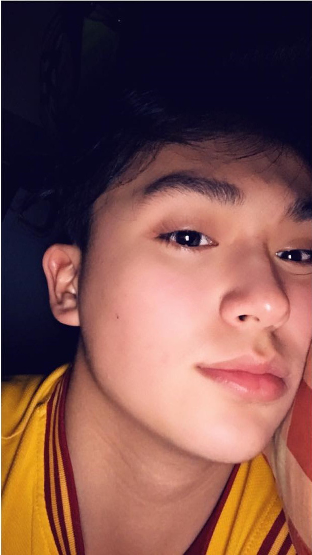 Thôi thì trai đẹp để ngắm vậy nhỉ?