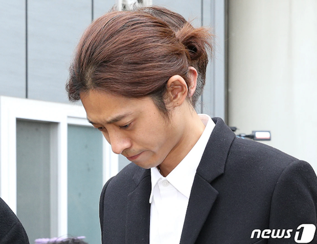 Jung Joon Young nhận 6 năm tù giam vì hiếp dâm tập thể, quay và tung clip đồi trụy của nạn nhân lên mạng xã hội