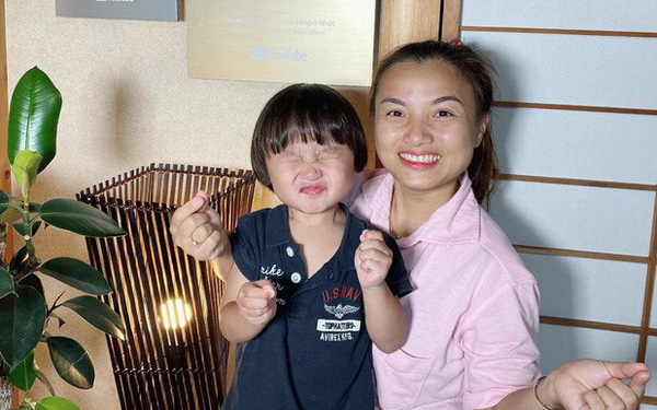 Bé Sa cùng mẹ, Quỳnh Trần JP