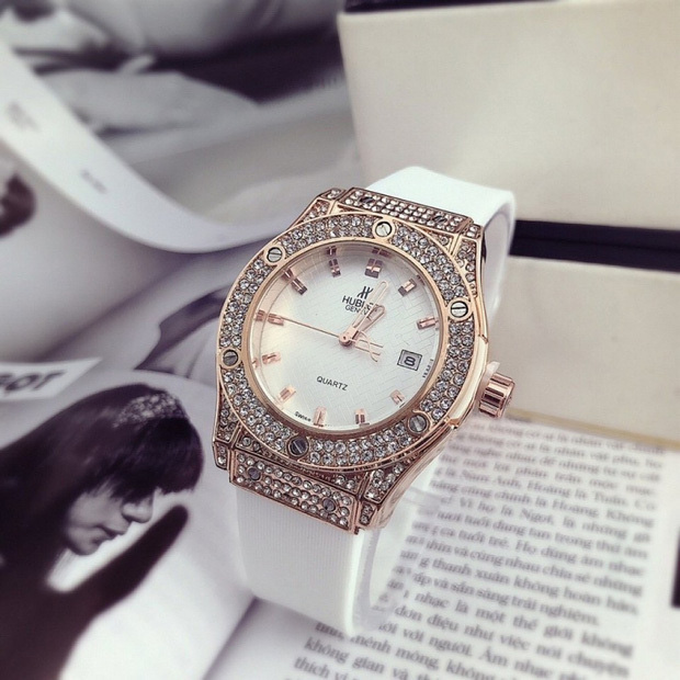 Chiếc đồng hồ nửa tỷ từng được Hoa hậu Đỗ Mỹ Linh rao bán để làm từ thiện.