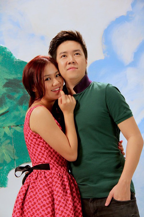 Văn Mai Hương hẹn hò Lê Hiếu năm 2011.