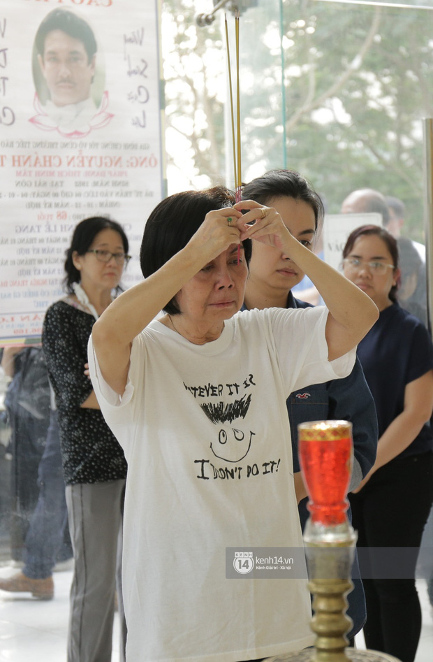 Gia đình cố nghệ sĩ đang đợi con trai từ Canada trở về.