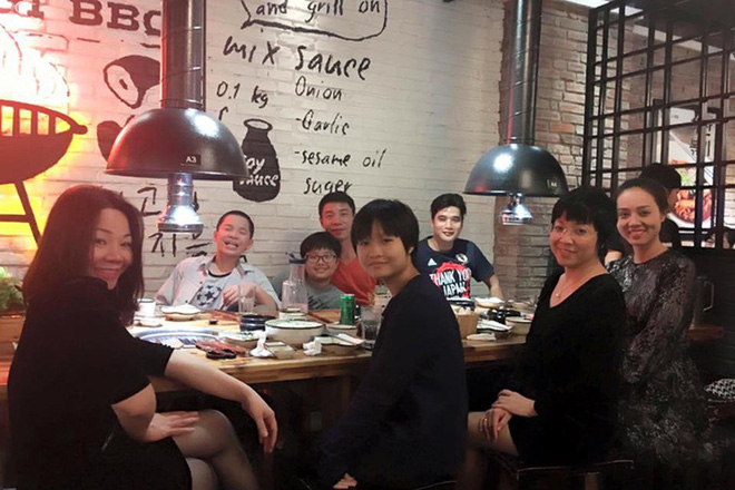 Ngọc Hà nhiều lần đi ăn cùng Thục Khuê, Thảo Vân và các con riêng của Công Lý.