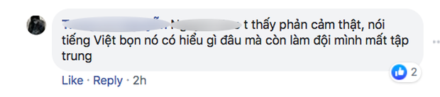Chia sẻ với Sport5.vn trong kỳ SEA Games 30, nữ CĐV cho biết sẽ không dịch câu hát sang tiếng Anh để tránh làm lộ 