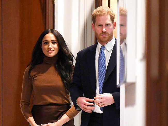 Vợ chồng Meghan Markle đang có kế hoạch tấn công lại hoàng gia Anh.