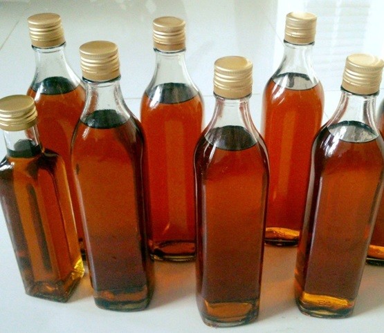 Mẫu nước mắm thanh cho Bộ NN-PTNT phát hiện vi phạm an toàn thực phẩm. (Ảnh: Vietnamnet)