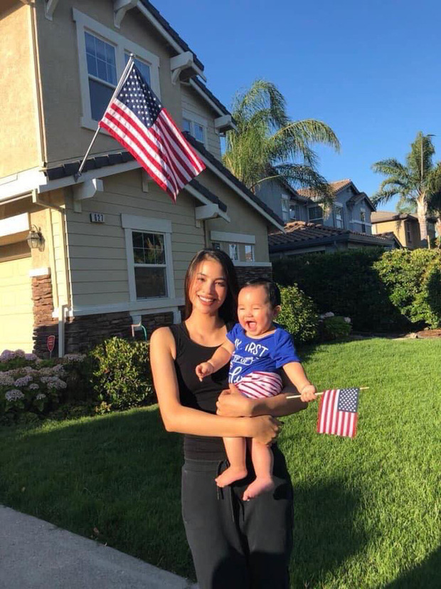 Người đẹp đang tận hưởng cuộc sống hạnh phúc và viên mãn bên ông xã và cậu con trai 1 tuổi trộm vía bụ bẫm và đáng yêu.