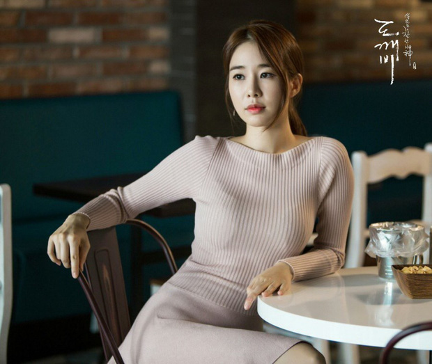Thời mới chân ướt chân ráo bước vào làng giải trí, Yoo In Na từng là nạn nhân của quấy rối tình dục. Sự việc khiến cô ám ảnh một thời gian dài.