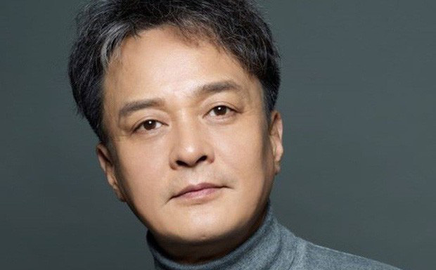 Nam tài tử 52 tuổi Jo Min Ki bị nhiều sinh viên khoa Điện ảnh của Đại học Cheongju cáo buộc có những hành động thiếu đứng đắn. Sau đó, nam tài tử này đã phải tự vẫn vì làn sóng phản đối, tẩy chay quá lớn