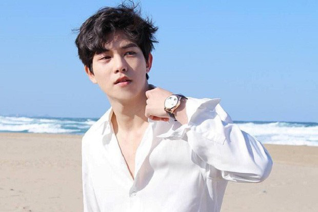 Hóa ra chàng soái ca lịch lãm Lee Jong Hyun mà chúng ta theo đuổi năm nào và tên 