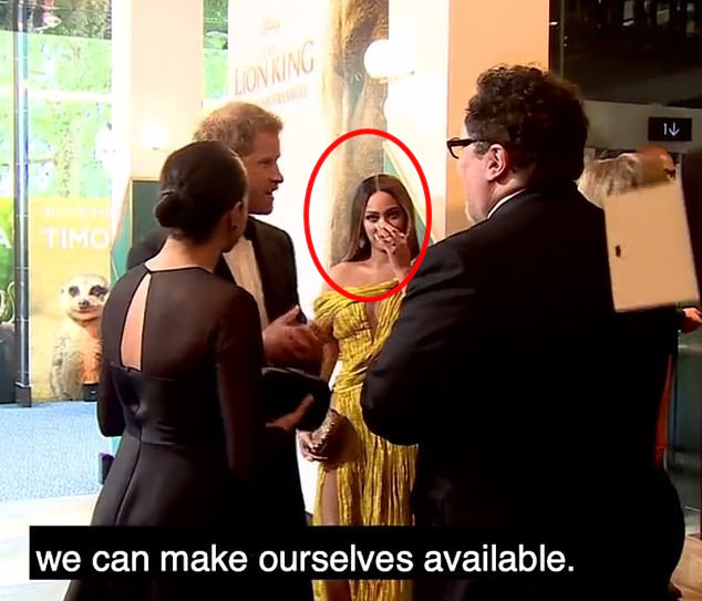 Sau đó Beyoncé tỏ ra khó chịu.