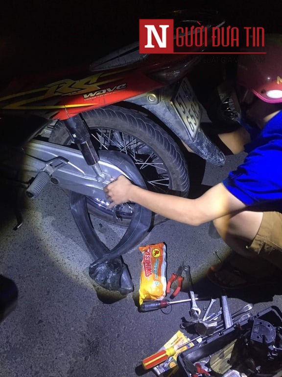 Xe dính đinh chỉ còn nước thay săm, lốp.