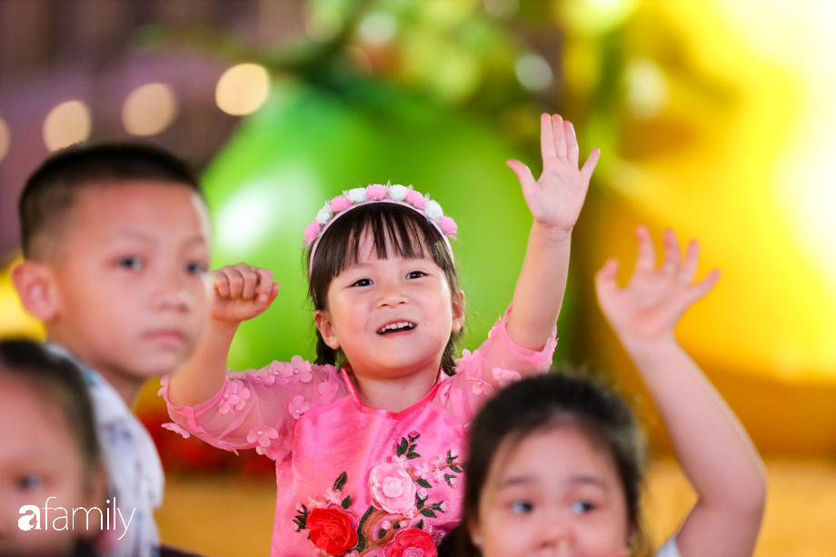 Được biết đường hoa sẽ mở cửa liên tục cho đến hết ngày mùng 4 âm lịch.