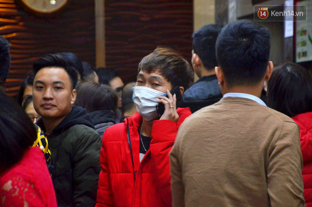 Đeo khẩu trang là biện pháp đơn giản và tối thiểu nhất cần làm để bảo vệ bản thân và những người xung quanh.