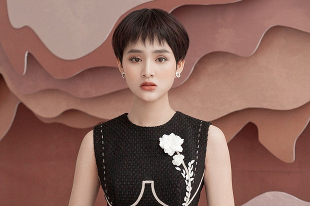 Hiền Hồ vẫn rất tôn trọng và coi Tóc Tiên là thầy mặc cho mâu thuẫn rạn nứt