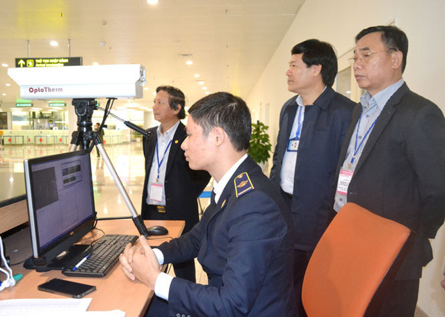 Sở Y tế Hà Nội kiểm tra công tác kiểm dịch y tế tại sân bay quốc tế Nội Bài. Ảnh: TL