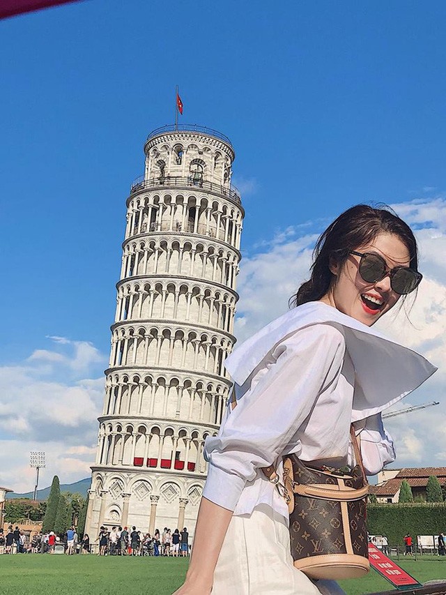 Thu Hằng thường xuyên có những chuyến du lịch sang chảnh.