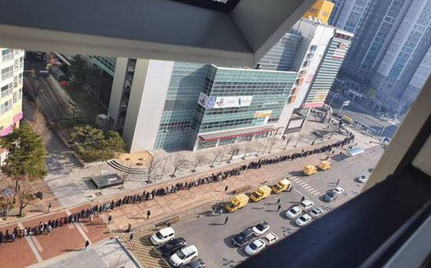 Vì số lượng người mua khẩu trang rất nhiều nên để tất cả người dân có thể mua được khẩu trang thì một người chỉ được mua 30 chiếc.