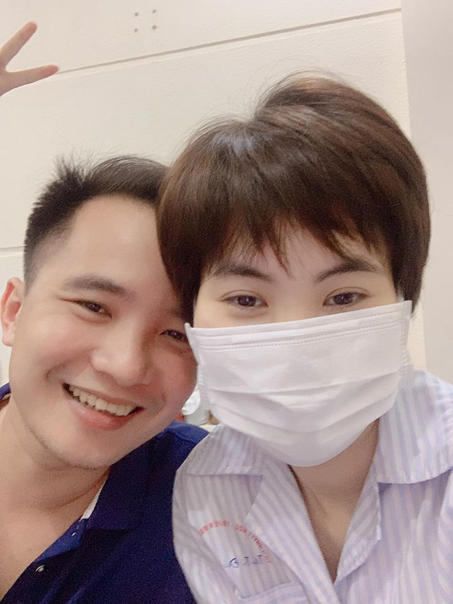 Nhờ sự động viên của chồng, chị My giờ đã lạc quan chống chọi bệnh tật.