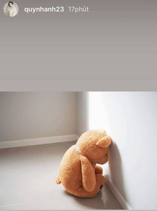 Quỳnh Anh, vợ Duy Mạnh đăng bức ảnh buồn bã ngay khi thông tin dịch Covid-19 quay lại Việt Nam. Khi dịch bệnh bùng phát ở Hàn Quốc, Quỳnh Anh đã lên tiếng than 