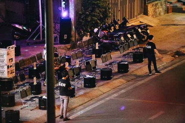 Quán bia dành cho giới trẻ này thì ế chỏng chơ.