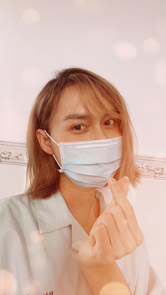 Về vấn đề công việc, Lynk Lee tiết lộ quãng thời gian này anh chưa nhận bất cứ công việc nào nên không vướng bận gì nhiều. Sau 14 ngày nếu sức khoẻ tốt và được trở về anh sẽ tiếp tục quay trở lại với những kế hoạch mới.