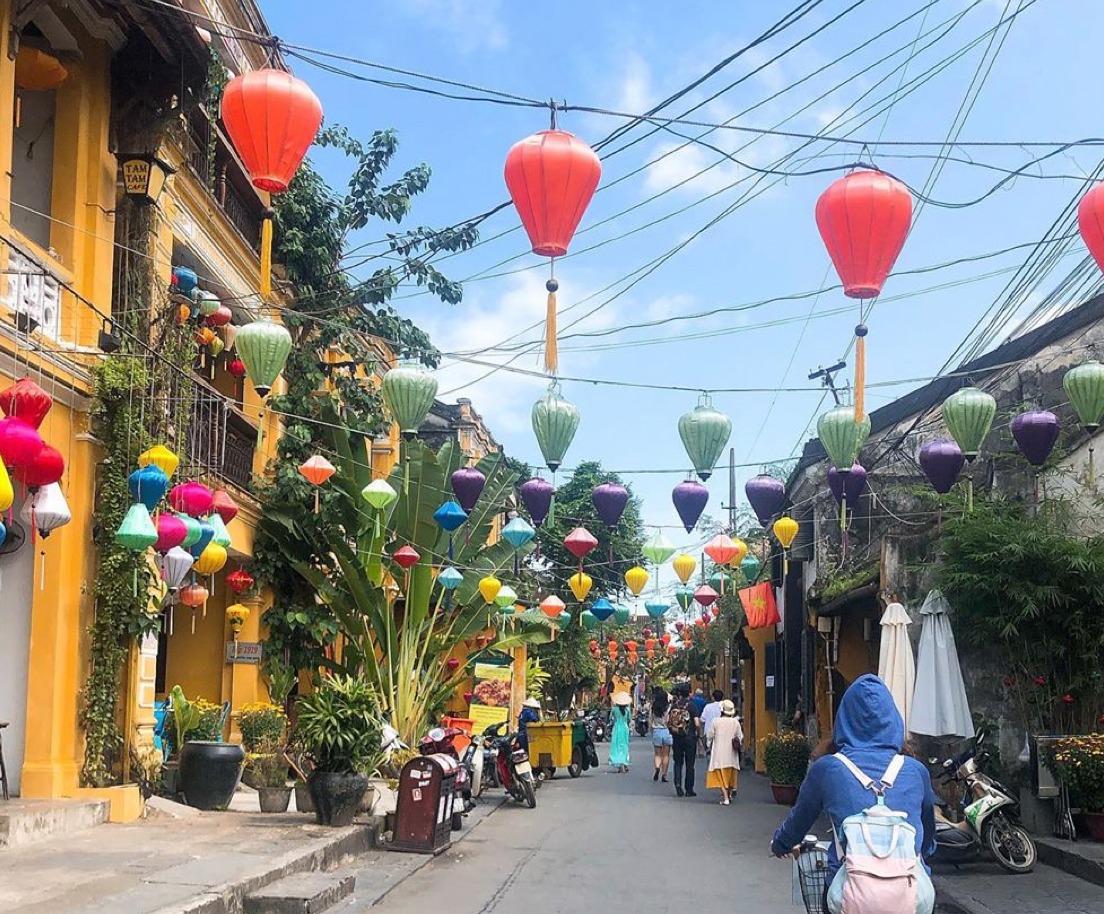 Quảng Nam mạnh tay, đình chỉ hoạt động hoặc thu thẻ hướng dẫn viên nếu để các thành viên trong đoàn không chấp hành các quy định pháp luật về phòng chống dịch bệnh mặc dù đã được cơ quan chức năng nhắc nhở.