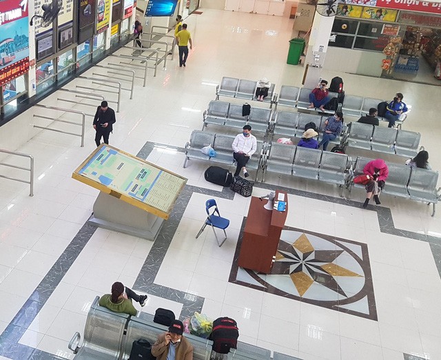 Ngoài ra, ở thời điểm này việc hạn chế di chuyển khu đông người như bến xe, bến tàu hay thậm chí ngồi trên xe khách là việc cần thiết.