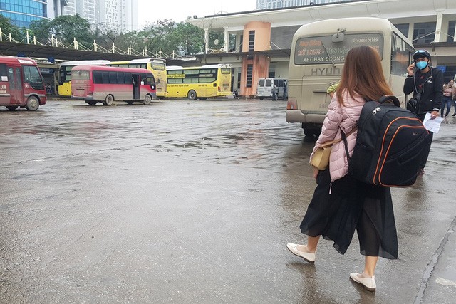 Một cô gái trẻ từ Hà Nội về Tuyên Quang cho biết, bản thân có chút việc gia đình nên phải về.