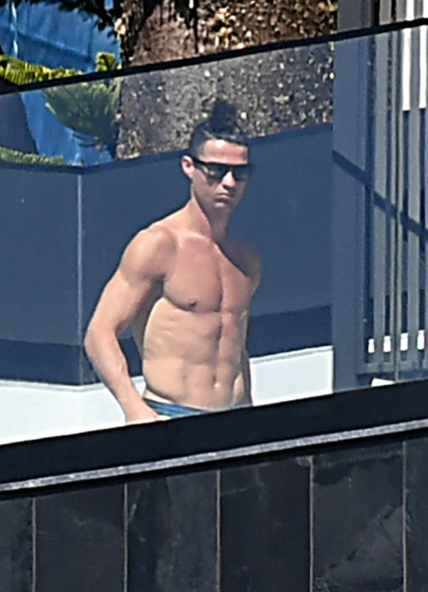 Ronaldo vẫn đang tự cách ly tại quê nhà Bồ Đào Nha.