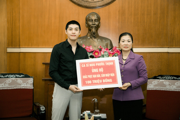 Và 100 triệu đồng giúp đỡ bà con vùng hạn mặn miền Tây.