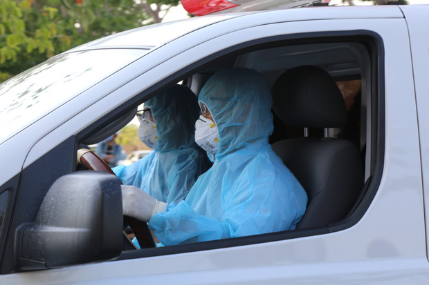 Nhân viên Y tế làm nhiệm vụ trong thời gian dịch Covid-19.