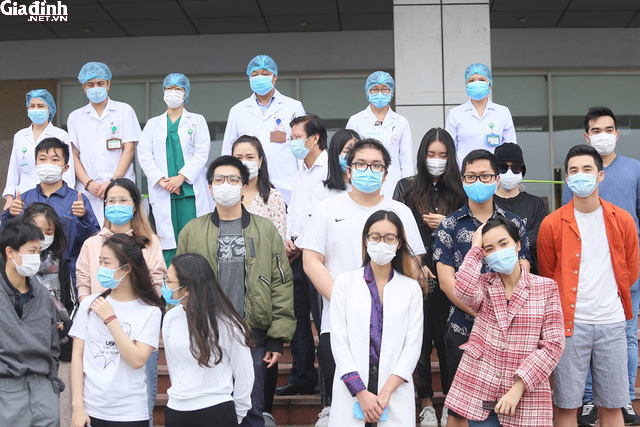 Nhiều BN được chữa khỏi từng di chuyển trên chuyến bay VN0054 về Việt Nam.