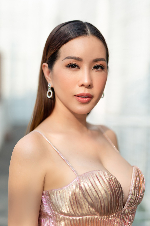Hoa hậu Thu Hoài là người rất được lòng bạn bè trong giới showbiz.