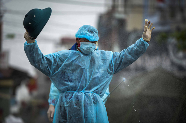 Huyện Mê Linh xem xét cách ly thêm một thôn, do liên quan tới các ca bệnh Covid-19. Ảnh: Hoàng Hải.