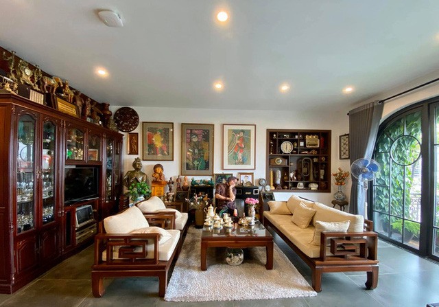 Không gian sang trọng bên trong căn nhà khiến nhiều người không khỏi trầm trồ, choáng ngợp.