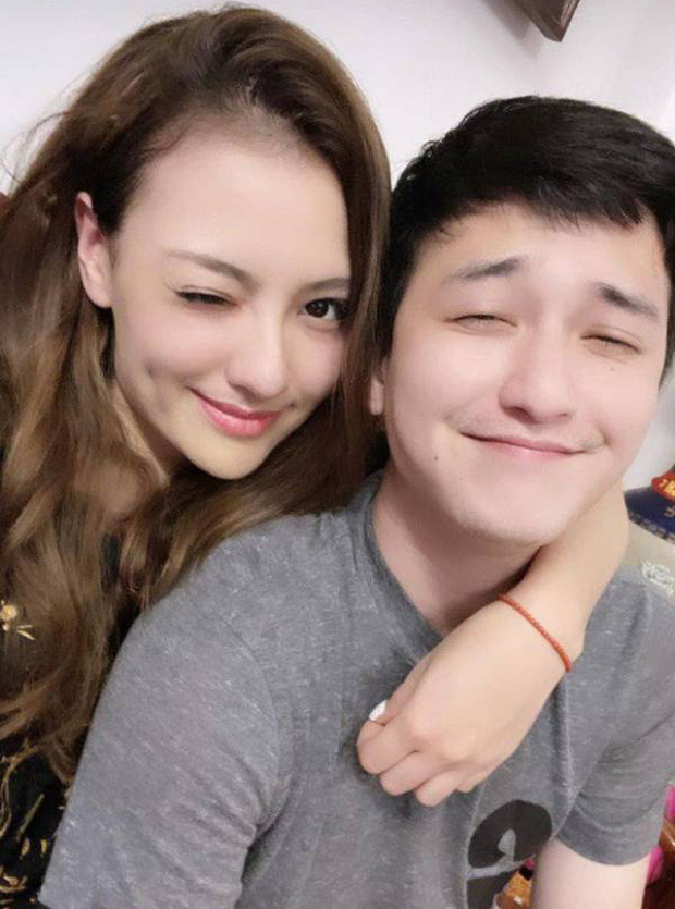 Khoảnh khắc thân mật với Huỳnh Anh được Hồng Quế chia sẻ trước đó. Nhiều người hy vọng đây sẽ là một đôi trai tài gái sắc mới của Vbiz