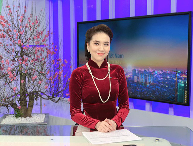 Mai Ngọc là 1 trong số những MC, BTV nổi tiếng của VTV. Cô không chỉ gây chú ý nhờ ngoại hình cuốn hút mà còn được nhiều người ngưỡng mộ vì cuộc sống giàu có, sang chảnh.