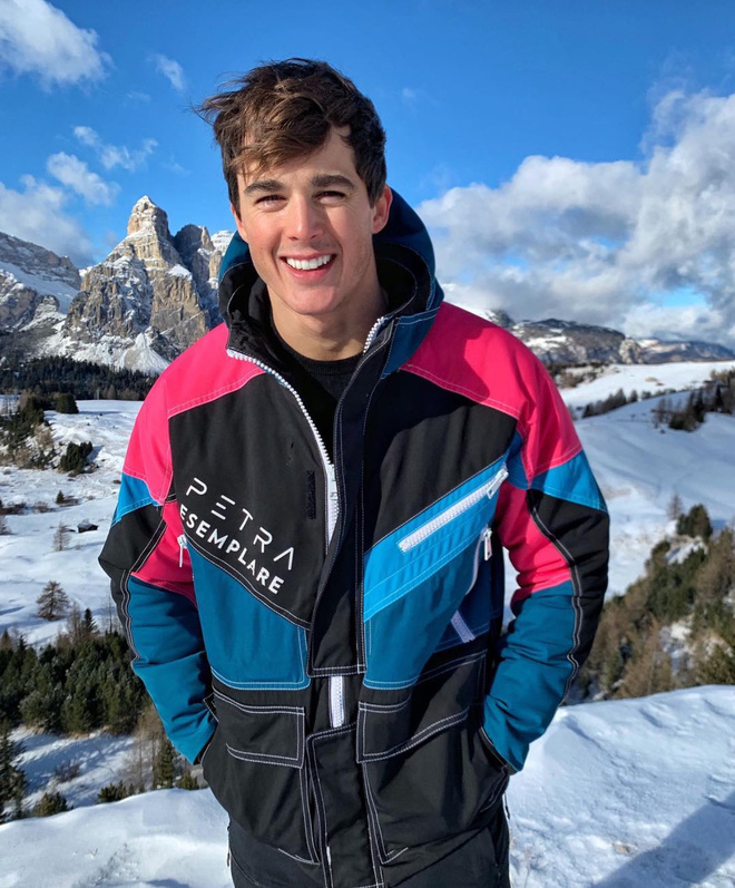 Ngoài dạy học, Pietro Boselli còn đam mê trở thành người mẫu chuyên nghiệp và được sải bước trên các sàn diễn thời trang quốc tế.