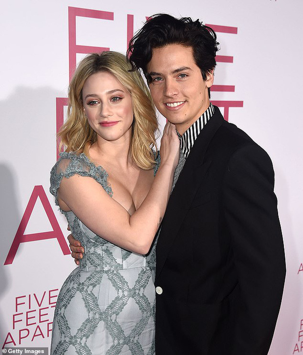 Cole Sprouse và Lili Reinhart