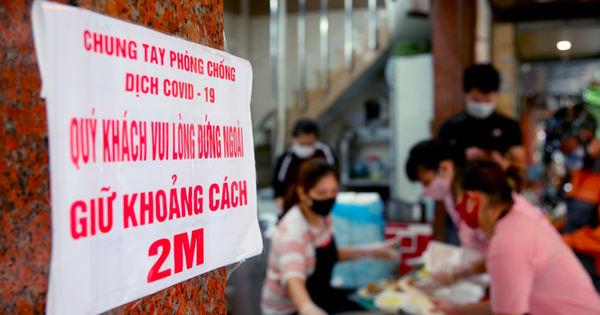 Dù không còn cách ly xã hội, nhưng hãy hạn chế tối đa đi ra ngoài khi không có việc cần thiết. ẢNH: P.LÂM