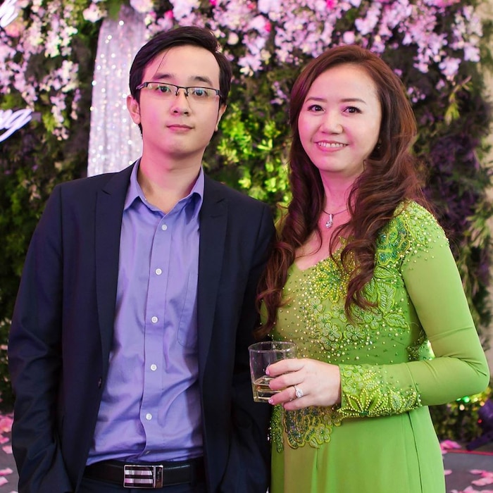 Em trai Midu được thừa hưởng nhiều nét đẹp từ mẹ.